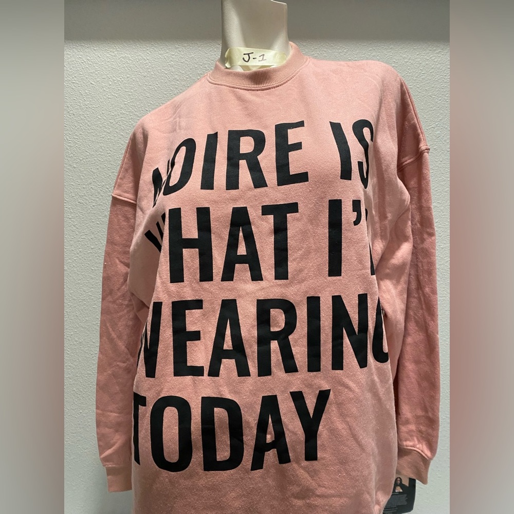 Womans sweatshirt size medium Jolie Noire design